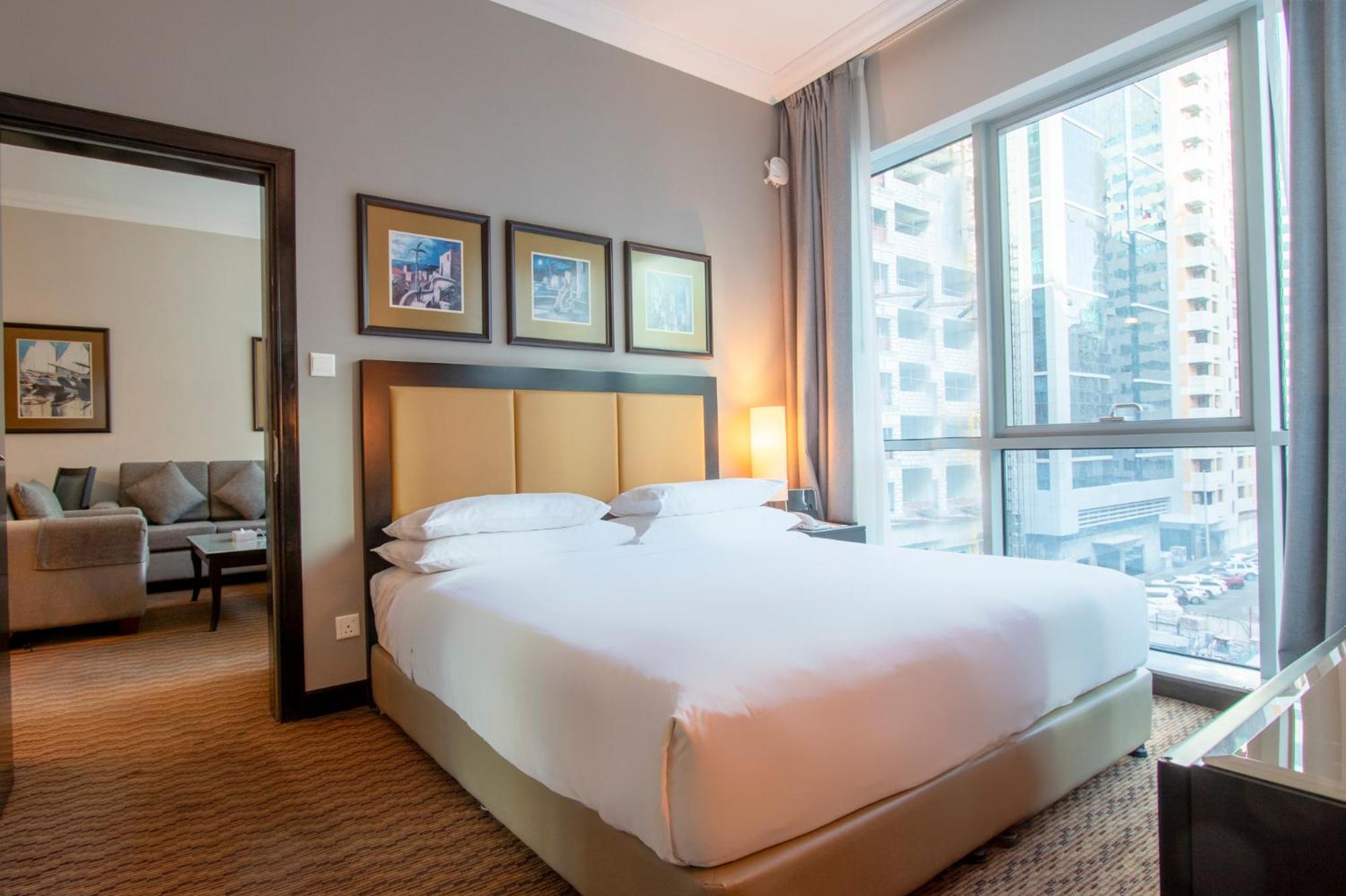 Al Manzel Aparthotel