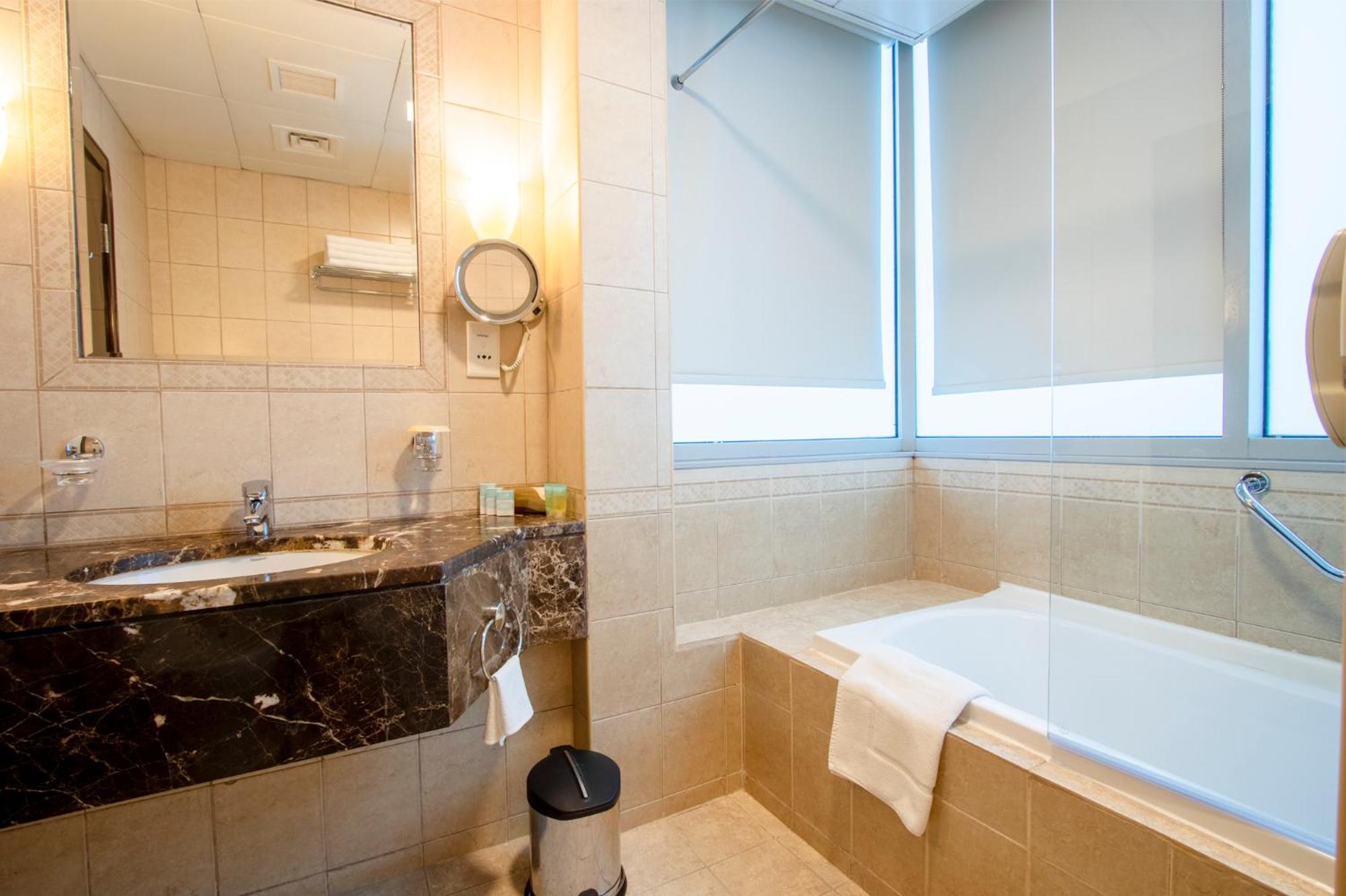 Aparthotel Al Manzel 4*