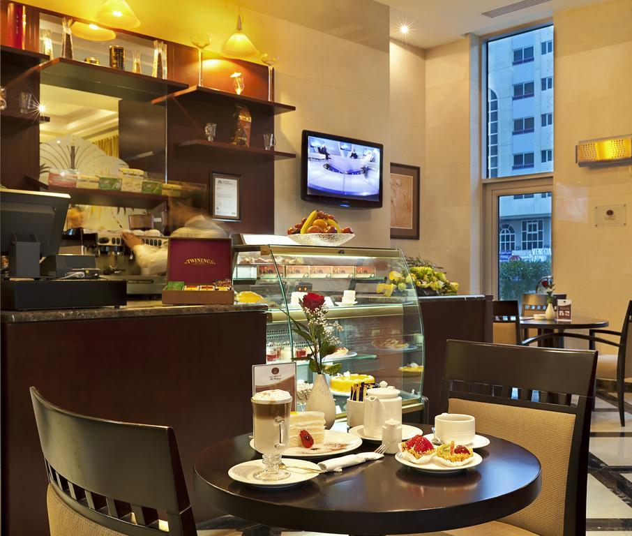 Al Manzel Aparthotel 4*